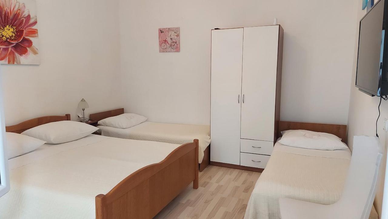 Apartment Jerolima Dugi Rat Luaran gambar