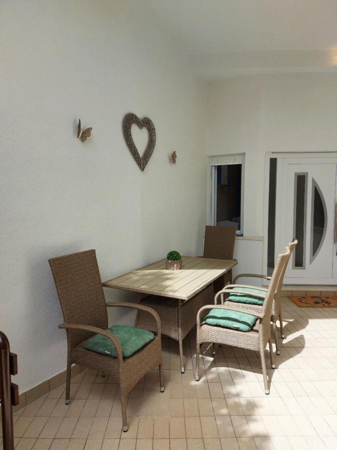 Apartment Jerolima Dugi Rat Luaran gambar