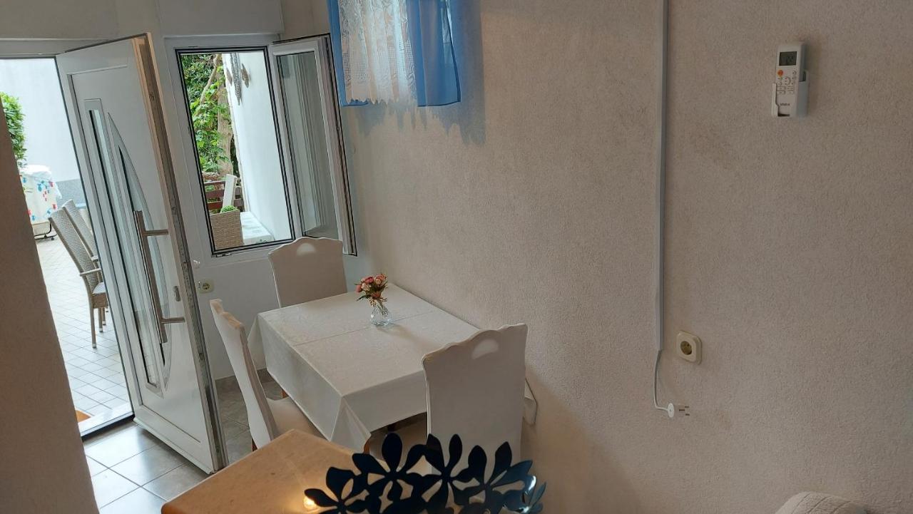 Apartment Jerolima Dugi Rat Luaran gambar