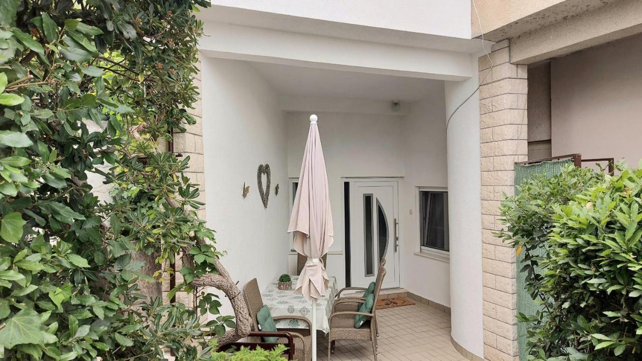 Apartment Jerolima Dugi Rat Luaran gambar
